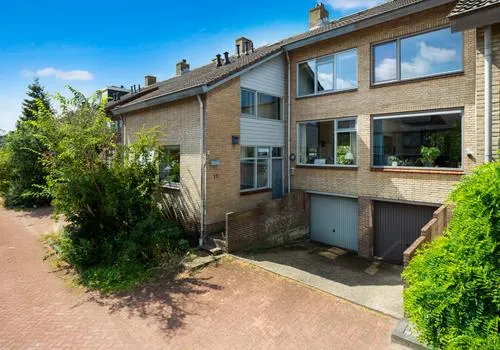 Terraced house for sale: Mezenhof 11, Ouderkerk aan den IJssel Ouderkerk Aan Den Ijssel