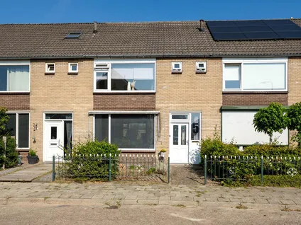Tussenwoning te koop: Mgr Ariensstraat 5, Hoogerheide Hoogerheide