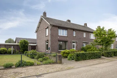 Twee-onder-één-kap te koop: Mgr Bekkersstraat 6, Ledeacker Ledeacker