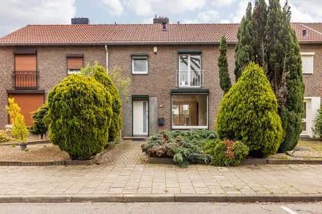Terraced house for sale: Mgr. Claessensstraat 50, Ophoven Sittard