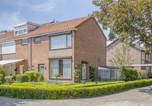 Hoekwoning te koop: Mgr. Dr. Th. Goossensstraat 67, Hoge Akker Best