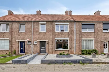 Terraced house for sale: Mgr. Feronstraat 3, Geleen-Centrum Geleen
