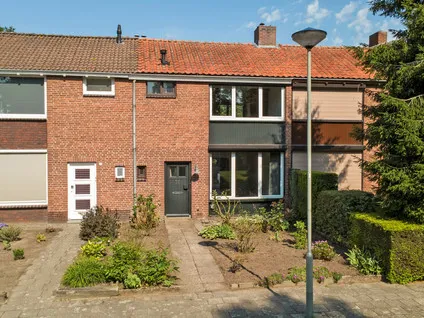 Tussenwoning te koop: Mgr. Nolensstraat 36, Panningen-Zuid Panningen