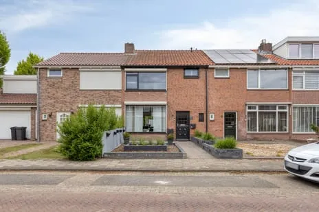 Tussenwoning te koop: Mgr. Dr. Th. Goossensstraat 57, Hoge Akker Best