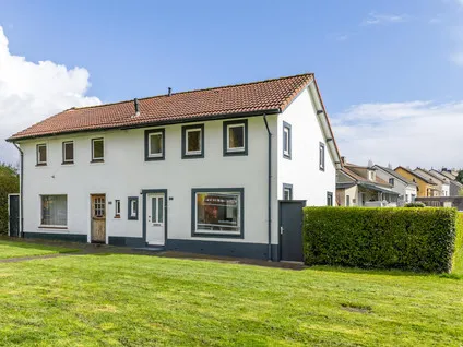 Twee-onder-één-kap te koop: Mgr. Nolensstraat 90, De Dem en omgeving Hoensbroek
