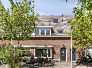 Tussenwoning te koop: Mgr. Van de Weteringstraat 15, Centrum Hilversum