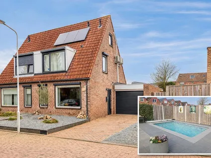 Twee-onder-één-kap te koop: Michiel de Ruijterstraat 29, Molenstraat Kloosterzande