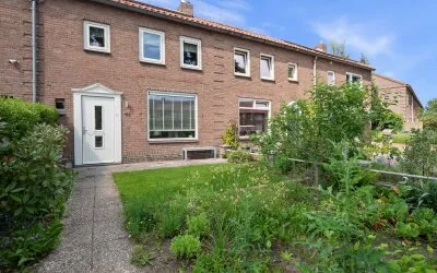 Tussenwoning te koop: Michiel de Ruyterweg 165, Schoonveld Vught
