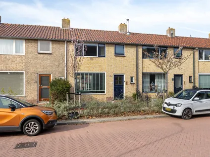 Tussenwoning te koop: Michiel Adriaensz. de Ruijterstraat 10, Zeehelden van Oranje De Lier