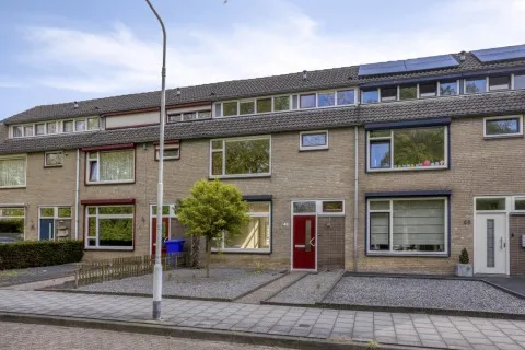 Tussenwoning te koop: Michiel de Ruijtersingel 46, Terneuzen