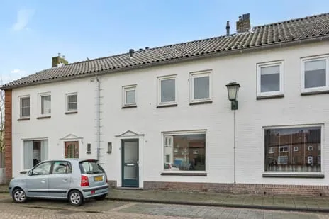 Tussenwoning te koop: Michiel de Ruyterweg 84, Molenstraat en omgeving Vught