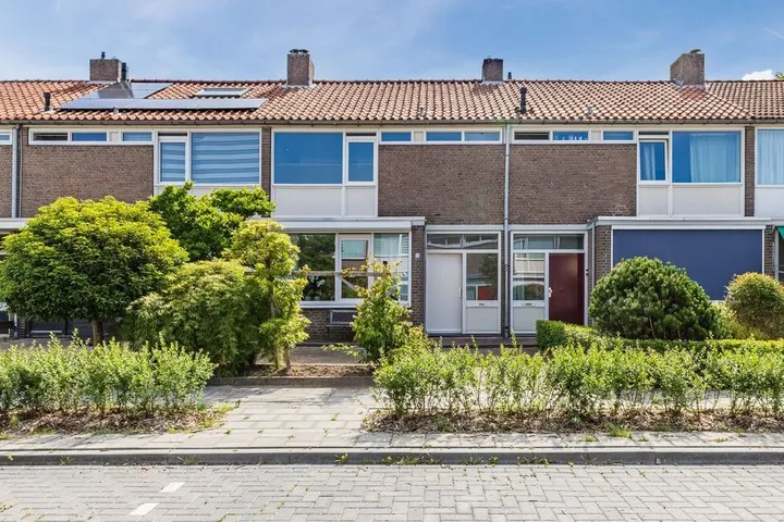 Tussenwoning te koop: Midaslaan 8, Oude Gracht-West Eindhoven