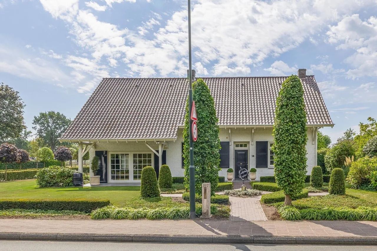 Vrijstaande woning te koop: Midbuulweg 14, Budel