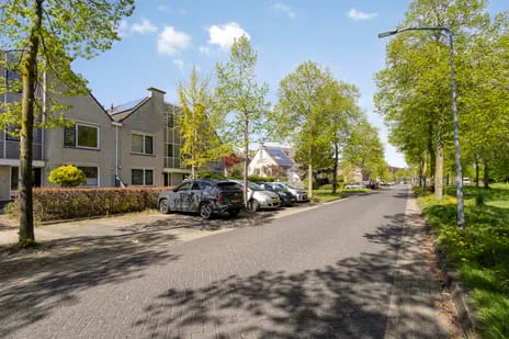 Tussenwoning te koop: Middachtenlaan 46, Landgoederenbuurt Oost Almere