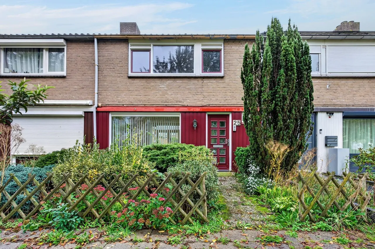 Tussenwoning te koop: Middachtensingel 25, Arnhem