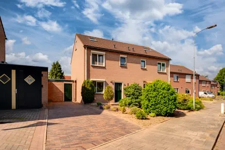 Tussenwoning te koop: Middag 14, Babberich Babberich