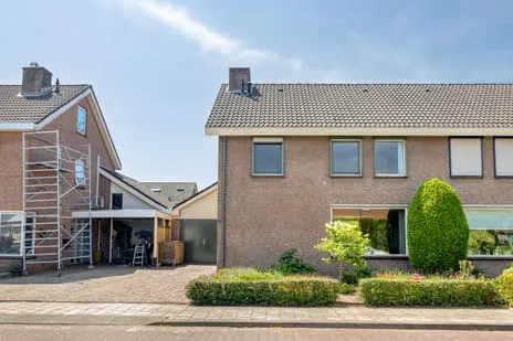 Tussenwoning te koop: Middag 28, Babberich Babberich
