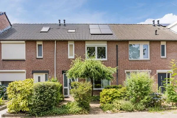 Tussenwoning te koop: Middelberg 33, Heikant-West Veldhoven