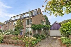 Twee-onder-één-kap te koop: Middelberglaan 2, Ede