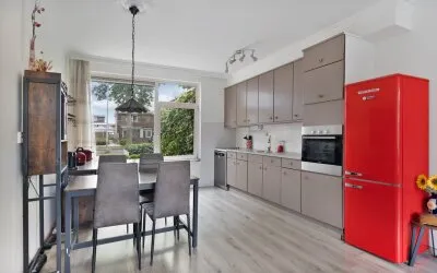 Tussenwoning te koop: Middelburgweg 34, Stedenwijk Midden-west Almere