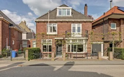 Tussenwoning te koop: Middeldiepstraat 2, Buitenuitbreiding-Oost Sliedrecht