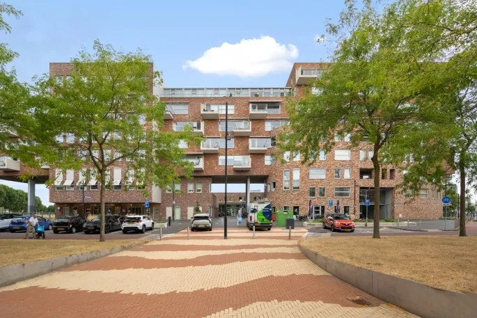 Appartement te koop: Middeldijkerplein 72, Barendrecht