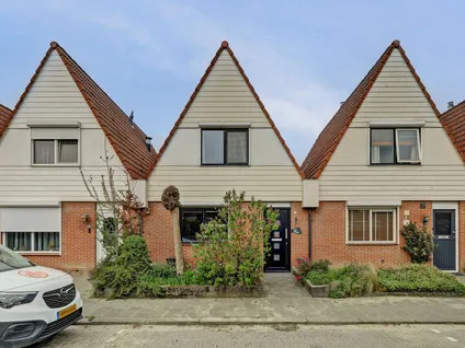 Tussenwoning te koop: Middelgat 37, Arnemuiden