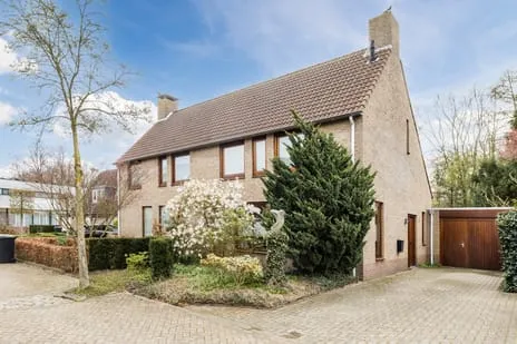 Tussenwoning te koop: Middelgraaf 54, De Blaak Zuid-Oost Tilburg