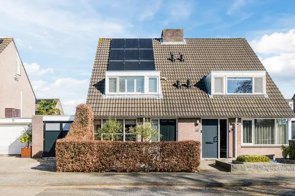 Tussenwoning te koop: Middelhei 11, Veldhoven