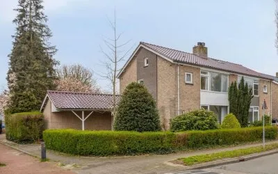 Twee-onder-één-kap te koop: Middellaan 26, Petenbos Veenendaal