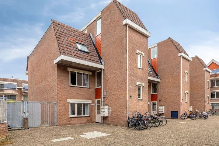 Appartement te koop: Middellaan 296, Breda