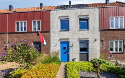 Tussenwoning te koop: Middeloo 43, Laan van Meerweijde en omgeving Obdam