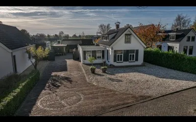 Vrijstaande woning te koop: Middelsluissedijk WZ 53, Numansdorp Woonkern Numansdorp