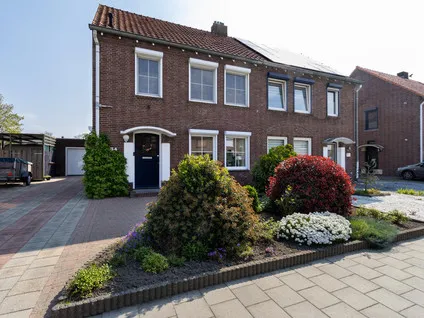 Twee-onder-één-kap te koop: Middelstestraat 34, Leuken Weert
