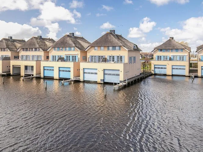 Woning te koop: Middelweg 119, Verspreide huizen Stavoren Stavoren