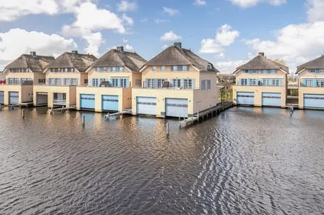 Semi-detached for sale: Middelweg 119, Verspreide huizen Stavoren Stavoren