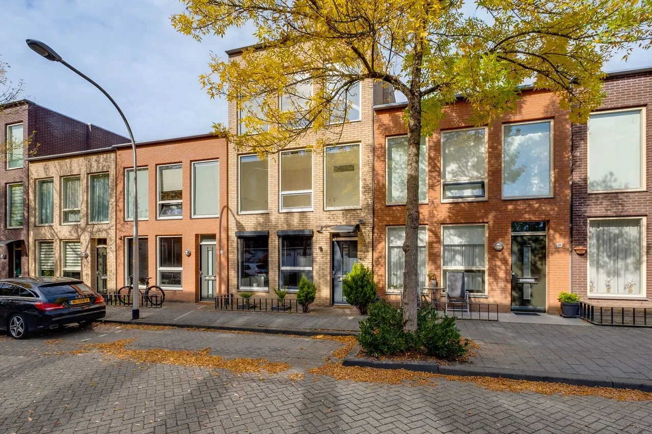 Tussenwoning te koop: Middelweg 12, Deventer