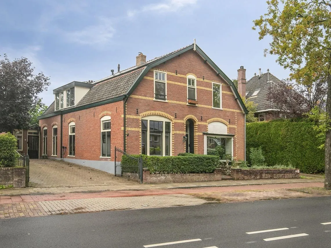 Twee-onder-één-kap te koop: Middelwijkstraat 26, Soest
