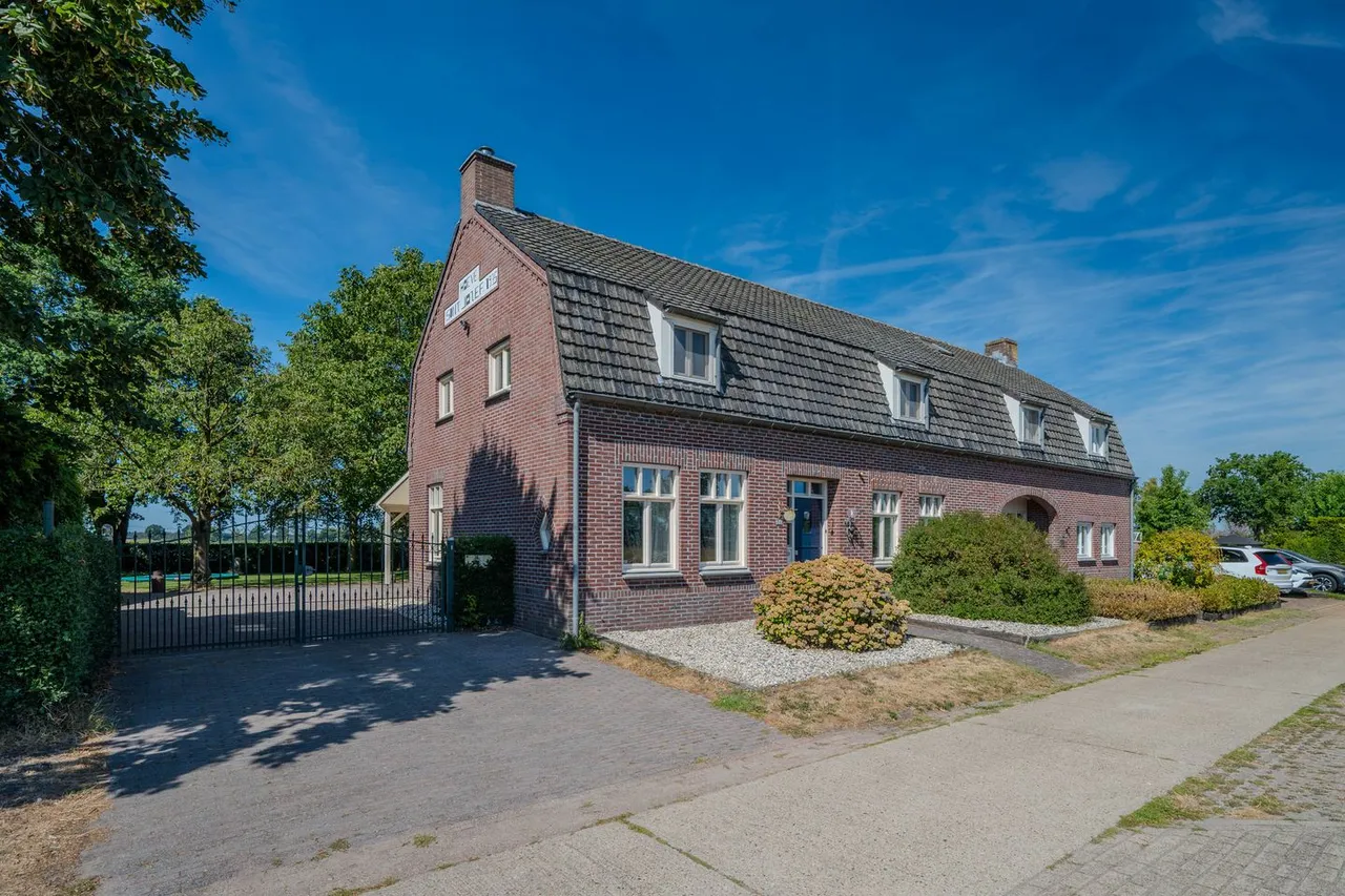 Twee-onder-één-kap te koop: Midden Peelweg 26, America
