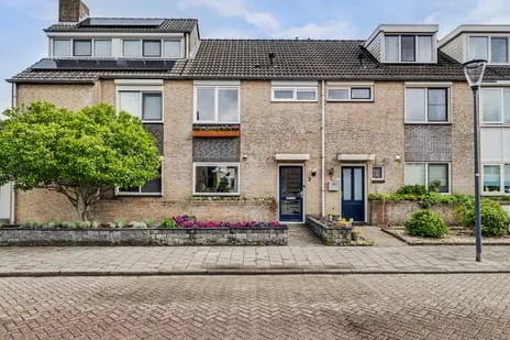 Tussenwoning te koop: Middenakker 3, Den Hout Den Hout