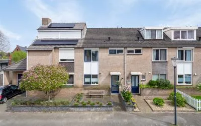 Tussenwoning te koop: Middenakker 3, Den Hout Den Hout