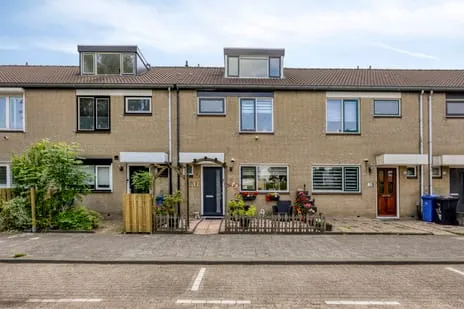 Tussenwoning te koop: Middenbaan-Zuid 556, Hoogvliet Zuid Hoogvliet Rotterdam