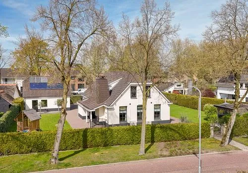 Vrijstaande woning te koop: Middendam 12, Alphen