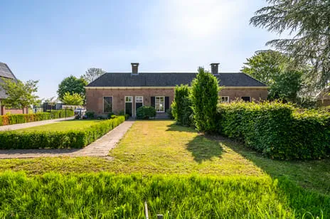 Tussenwoning te koop: Middendijk 48, Nijbroek
