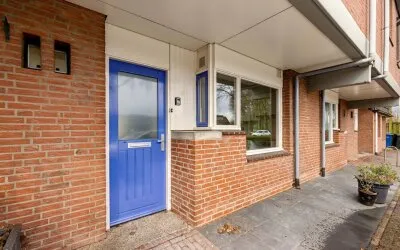 Tussenwoning te koop: Middenhof 8, Middenhof en Uithof Almere