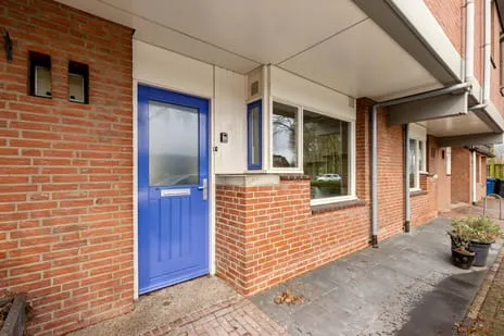 Tussenwoning te koop: Middenhof 8, Middenhof en Uithof Almere