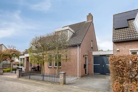Tussenwoning te koop: Middenkamp 4, Westerveld Oss