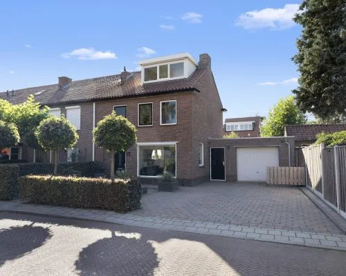 Hoekwoning te koop: Middenlaan 36, Harderwijk