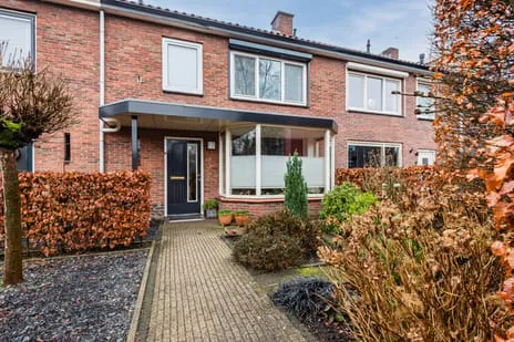 Tussenwoning te koop: Middenlaan 40, Veldkamp Harderwijk