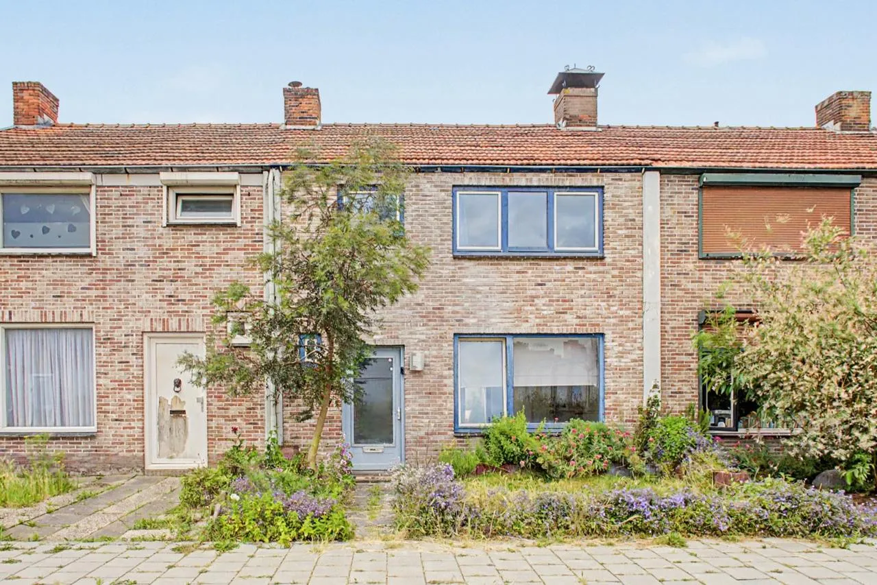 Tussenwoning te koop: Middenstraat 104, Sluiskil